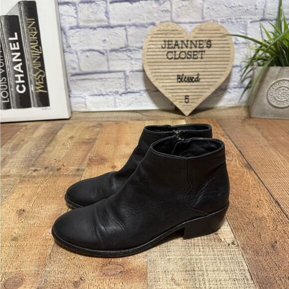FRYE
CARSON PIPING BOOTIE size 8.5 M Black leather - Picture 7 of 13